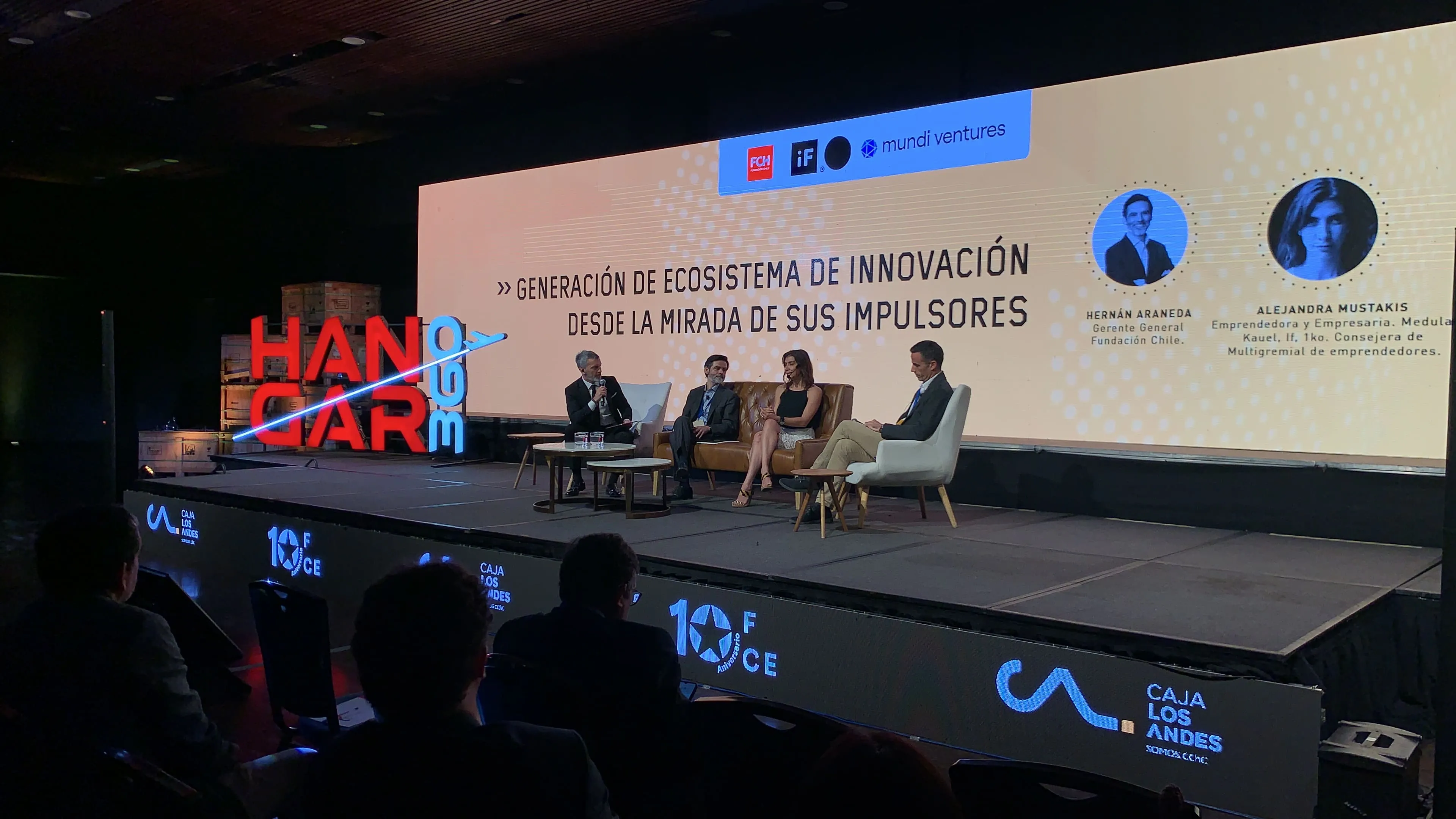 Panel de expertos en Santiago 2022